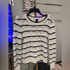 GAP Women's Sweater with Black and White Pattern